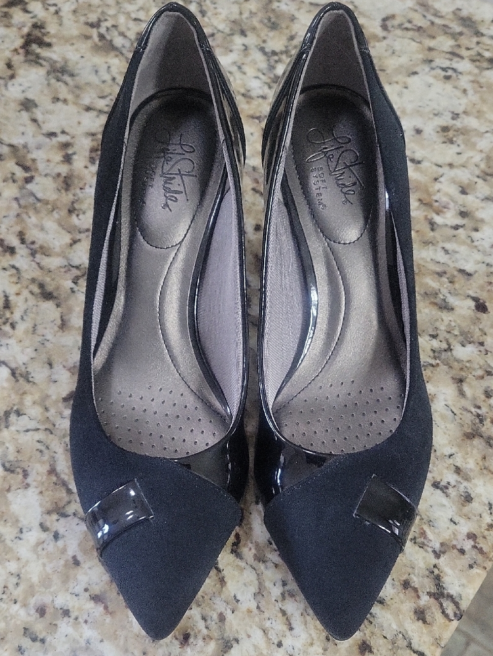 Life Stride 8.5M Black Pointed Toe Pumps with Patent Trim soft system